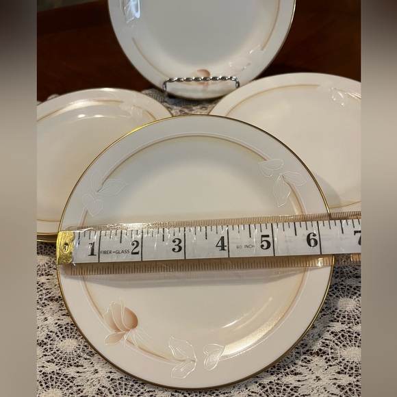Set of SEVEN Noritake “Devotion” Bread & Butter Plates (Never Used) - Picture 2 of 8